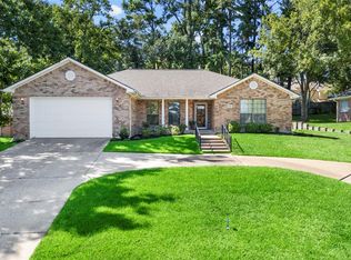 2011 Wickersham Dr, Huntsville, TX 77340