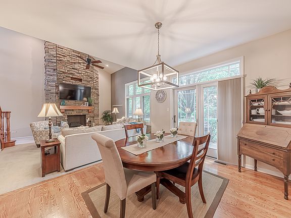 5th image of 10640 Canterbury Dr