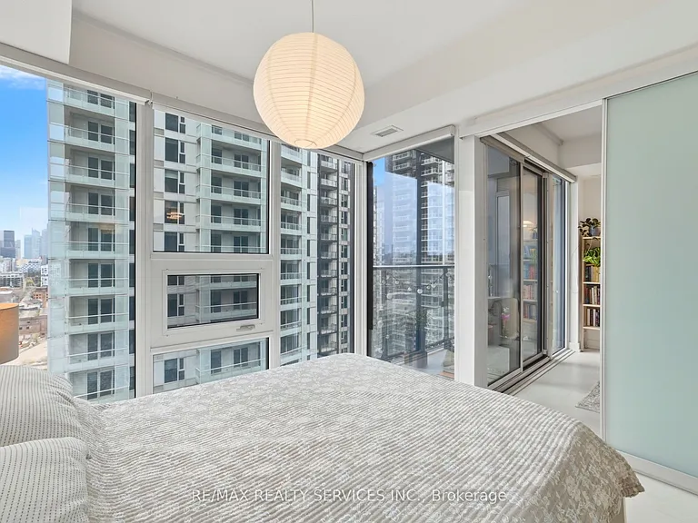19 Western Battery Rd #2121 — Photo 12