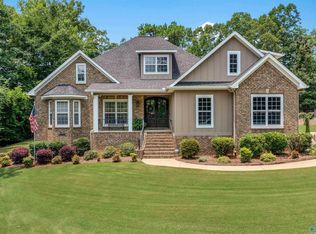 240 Oak Leaf Ln, Glencoe, AL 35905