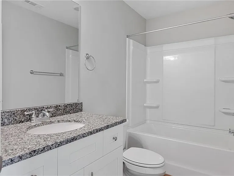 2832 Laurel Ridge Cir — Photo 24