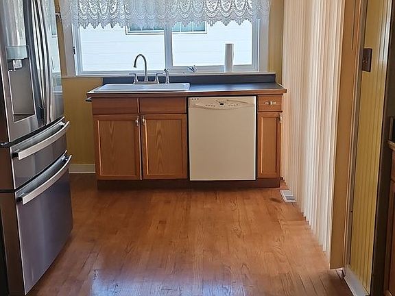 2nd image of 1612 2nd St