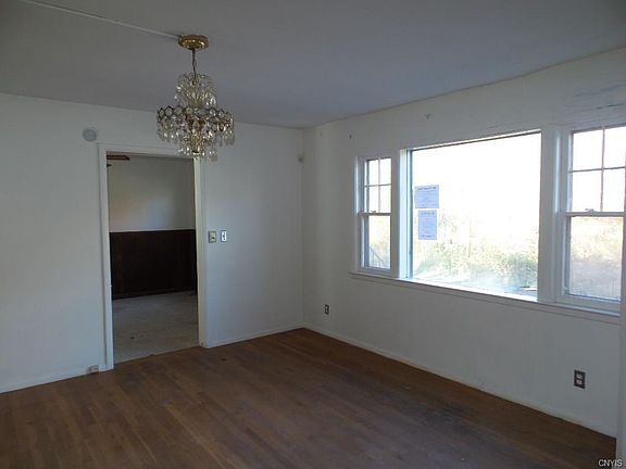 5th image of 316 Dakin St