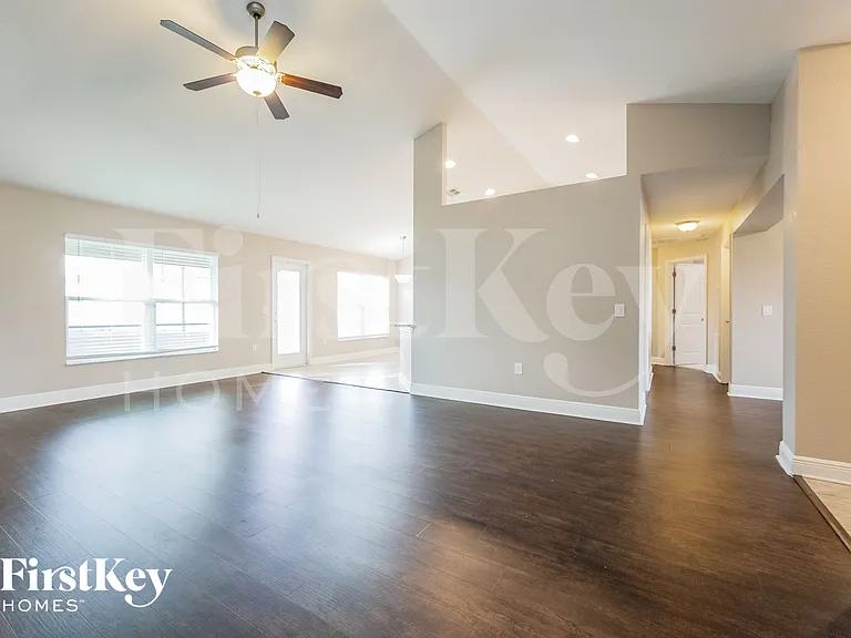 1581 Lemon Ave — Photo 3