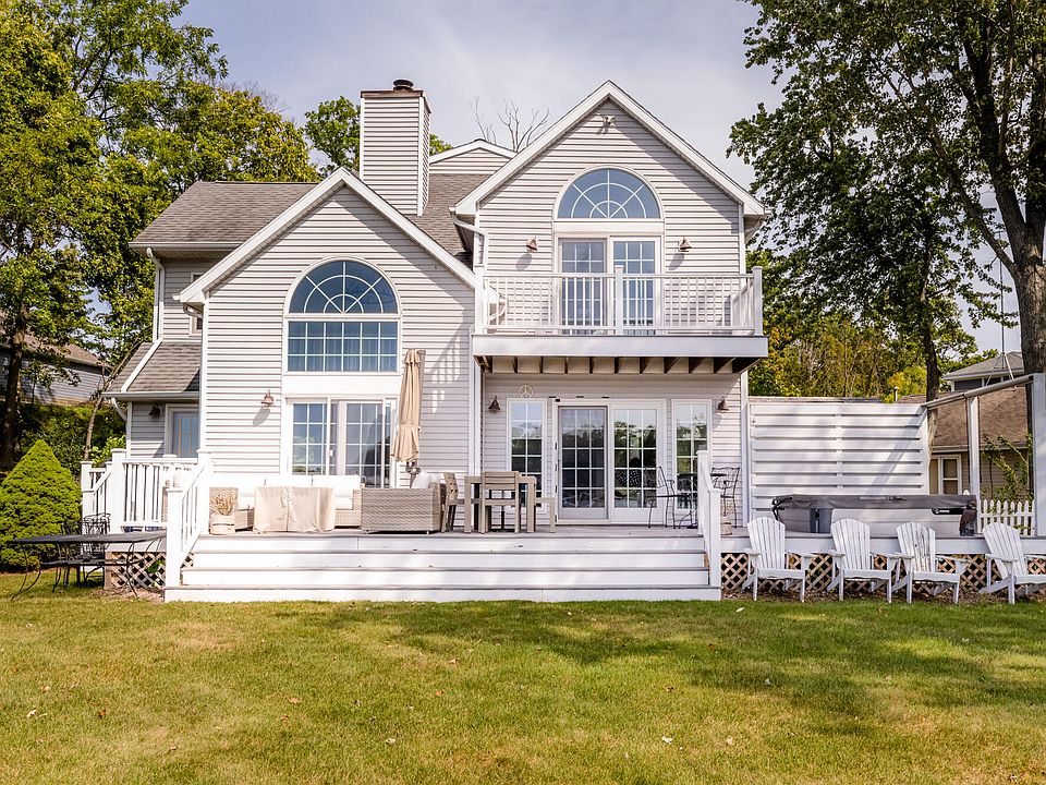 8712 Shore Dr, Watervliet, MI 49098 Zillow