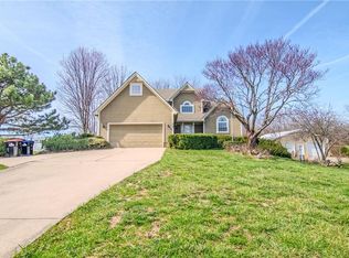904 Allendale Lake Rd, Greenwood, MO 64034