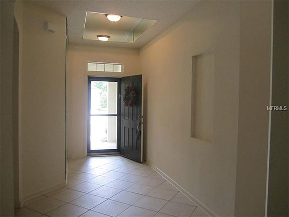 3rd image of 106 Avenham Dr