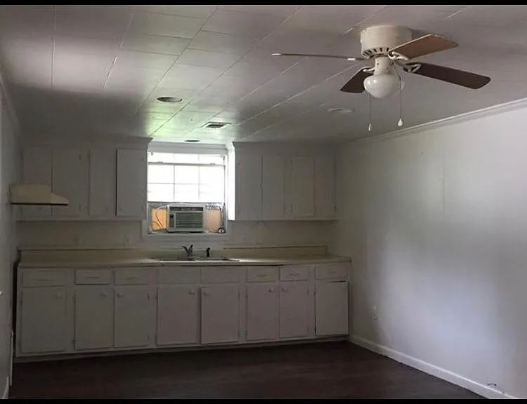 706 Blazier St — Photo 12