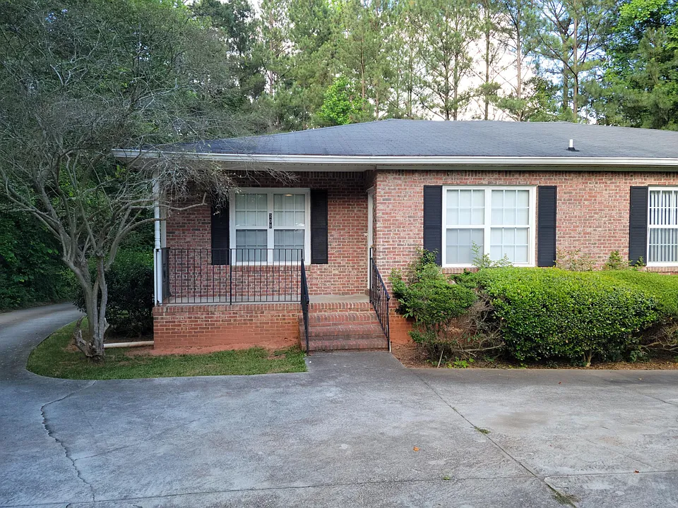 208 Glendale Ct
