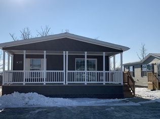 9736 Birmingham Dr, Fenton, MI 48430