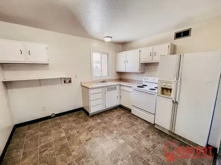 11 South Dakota Street — Photo 9