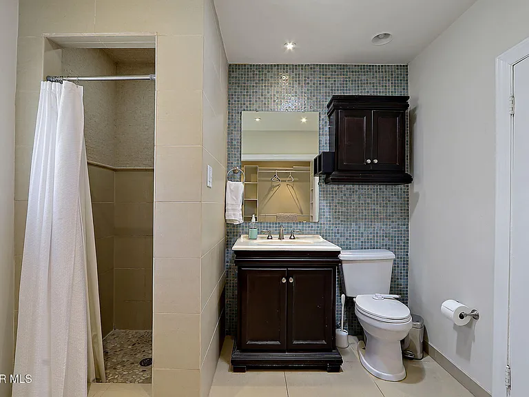 1104 Madeline Dr — Photo 28