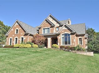 106 Ambleside Ln, Saint Louis, MO 63141