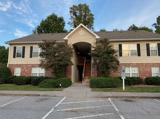 1960 Crest Hollow Dr APT 204, Winston Salem, NC 27127