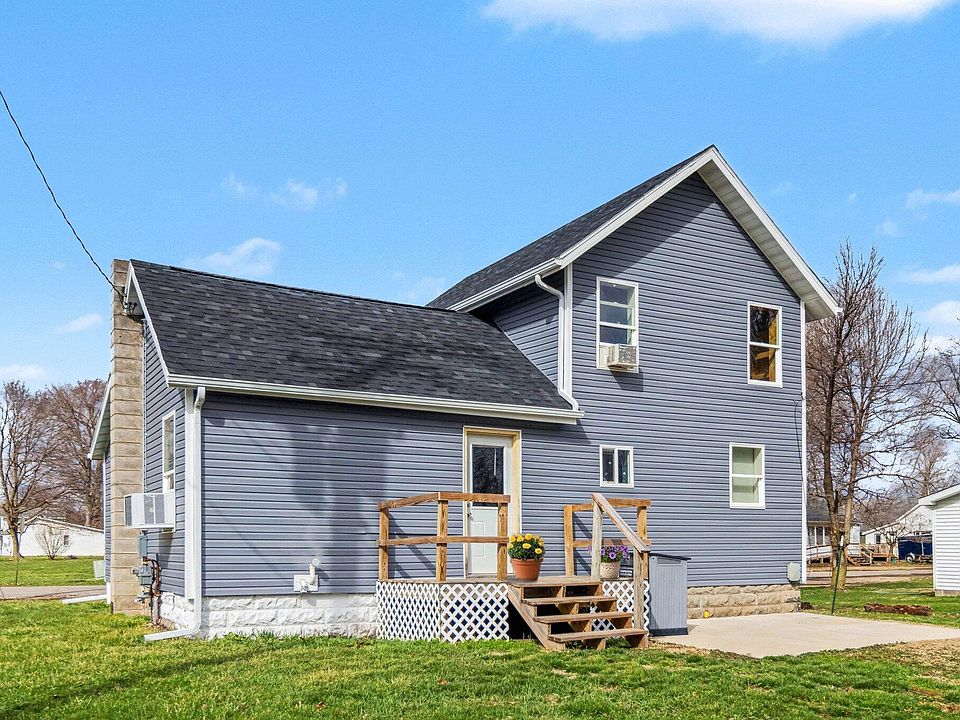1st image of 202 Arbor St E