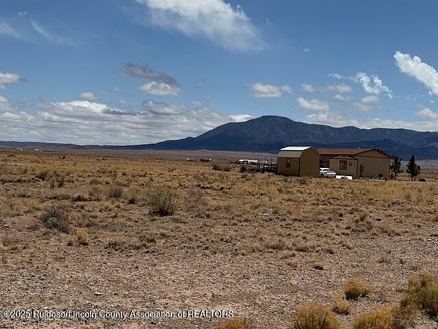 2nd image of 211 High Noon Rd