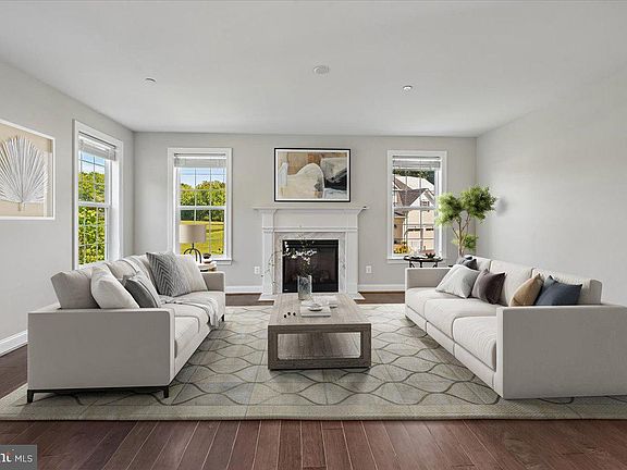 3rd image of 1015 Ray Trott Ln