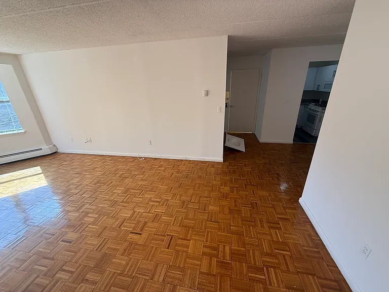 3620 Parsons Blvd #4C — Photo 8