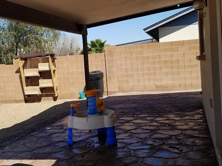 818 W Fogal Way — Photo 18