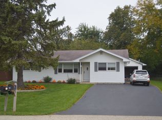 104 Longmeadow Dr, Lindenhurst, IL 60046