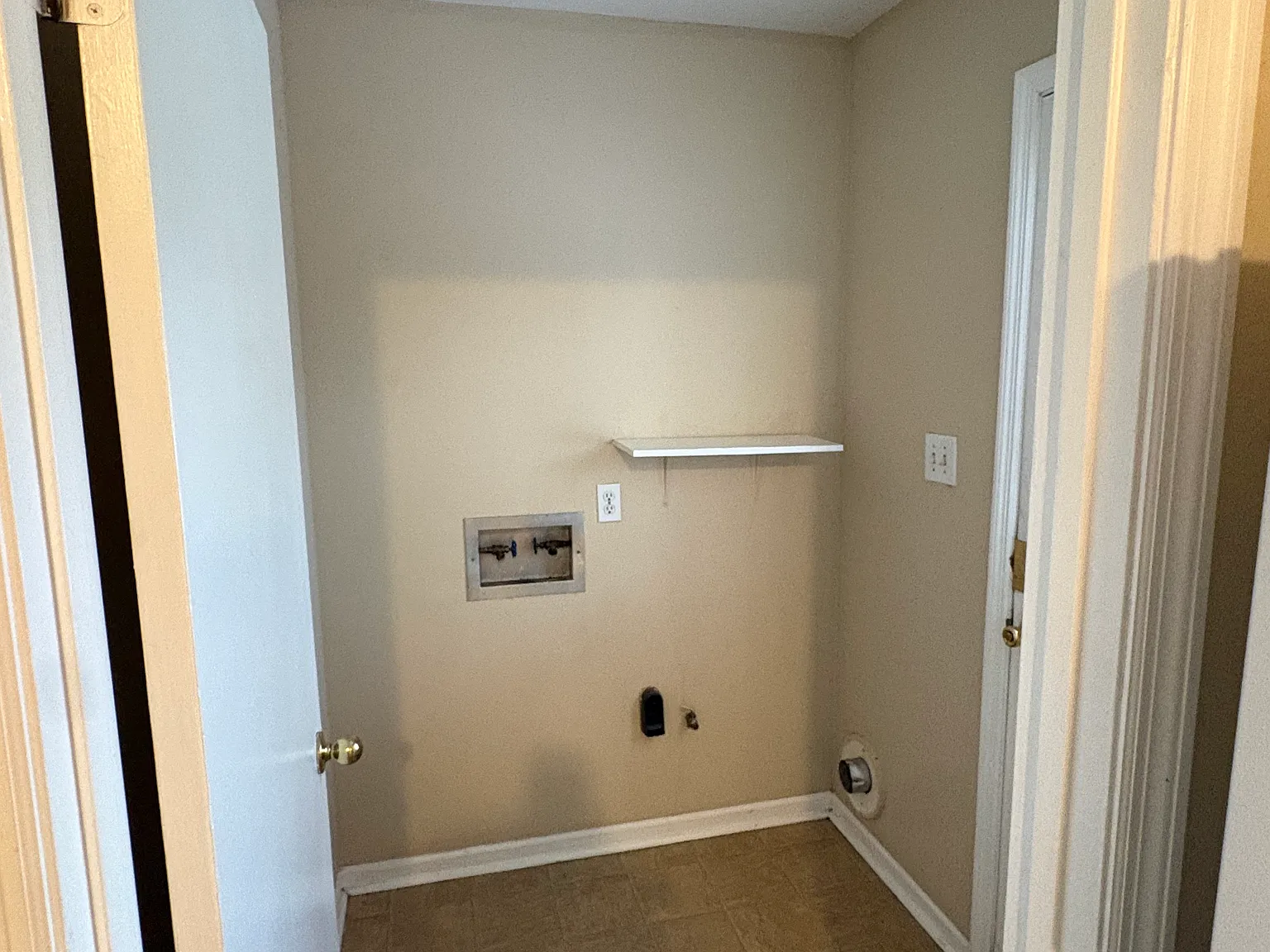 3 bed, 1.5 bath, 1201 sqft, $1,250 — Photo 3