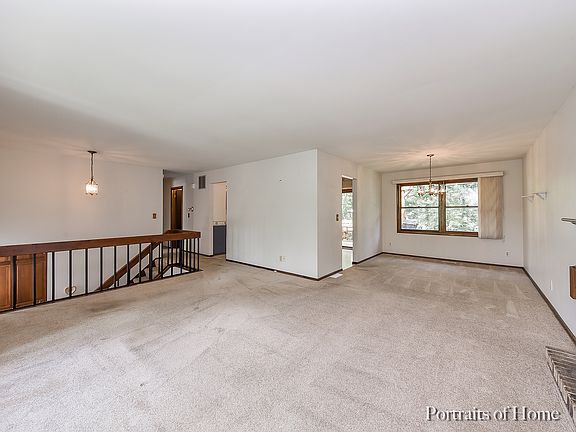 4th image of 415 N Glengarry Dr