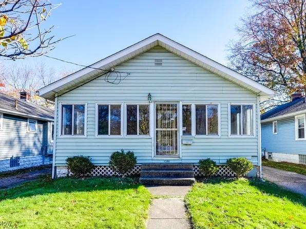 1285 Coventry St, Akron, OH 44306
