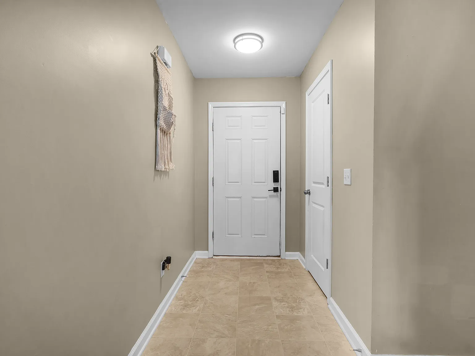 4 bed, 1868 sqft, $2,300 — Photo 4