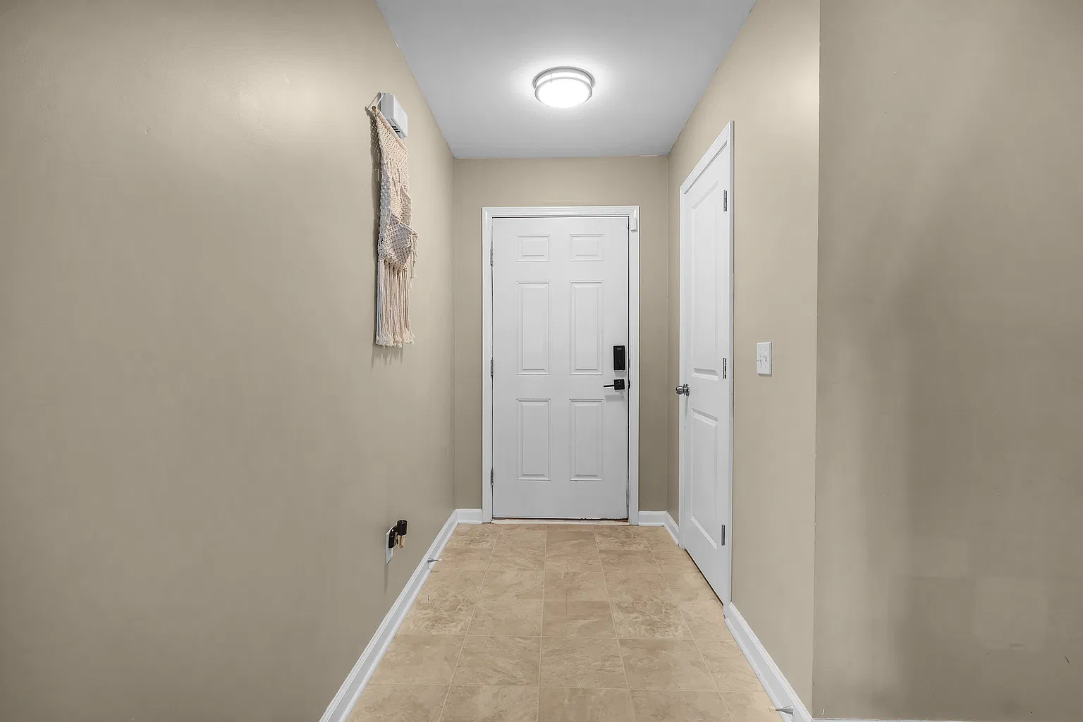 304 Connor Ct — photo 3