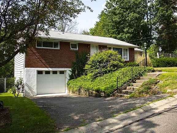 3rd image of 3609 Lott St