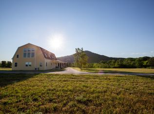 240 Vineyard View Dr, Charlotte, VT 05445