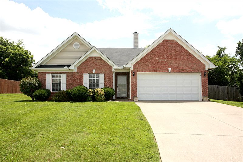 Single Level - 2-car garage