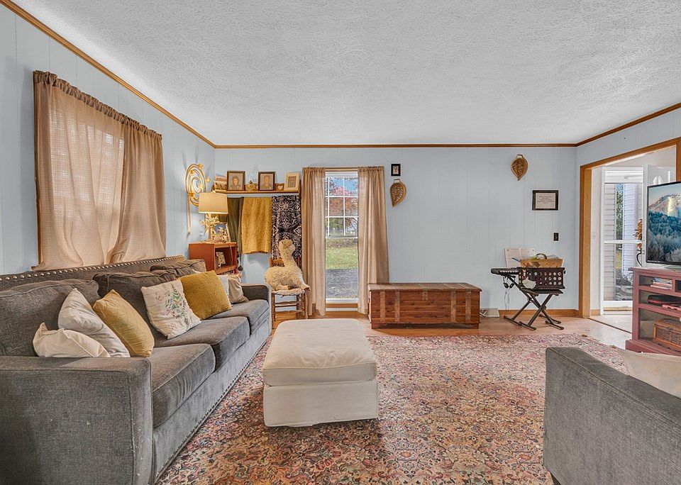 4th image of 5881 Burgess Falls Rd