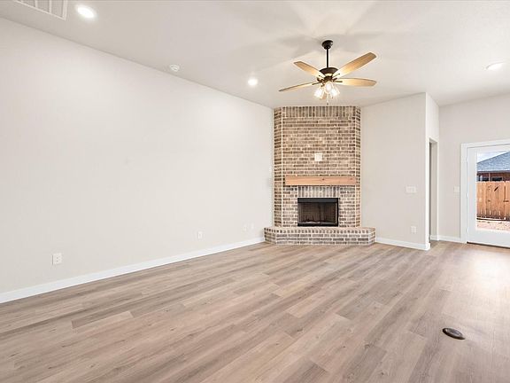 5th image of 13507 Waco Ave