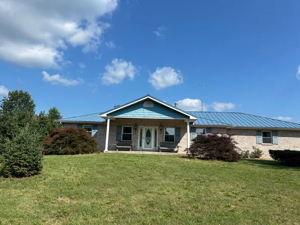 80 Center St, Augusta, IL 62311
