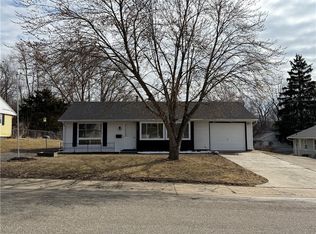 904 Sunset Rdg, Danville, IL 61832