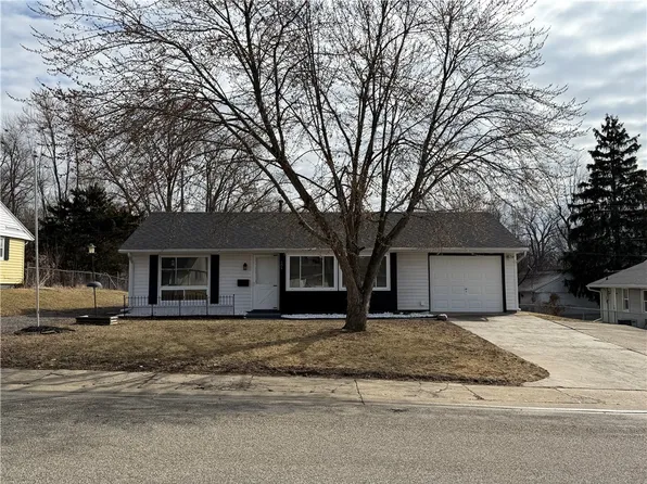 904 Sunset Rdg, Danville, IL 61832