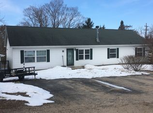 30 Waverly Pl, Frankfort, MI 49635