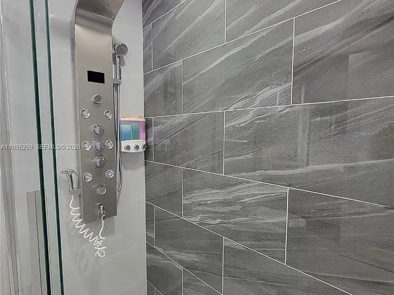 3505 S Ocean Dr #901 — Photo 13