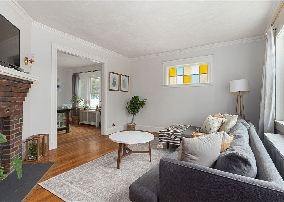 448 Baker St, West Roxbury, MA 02132 Zillow
