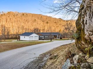 1325 Star Gap Rd, Stanton, KY 40380