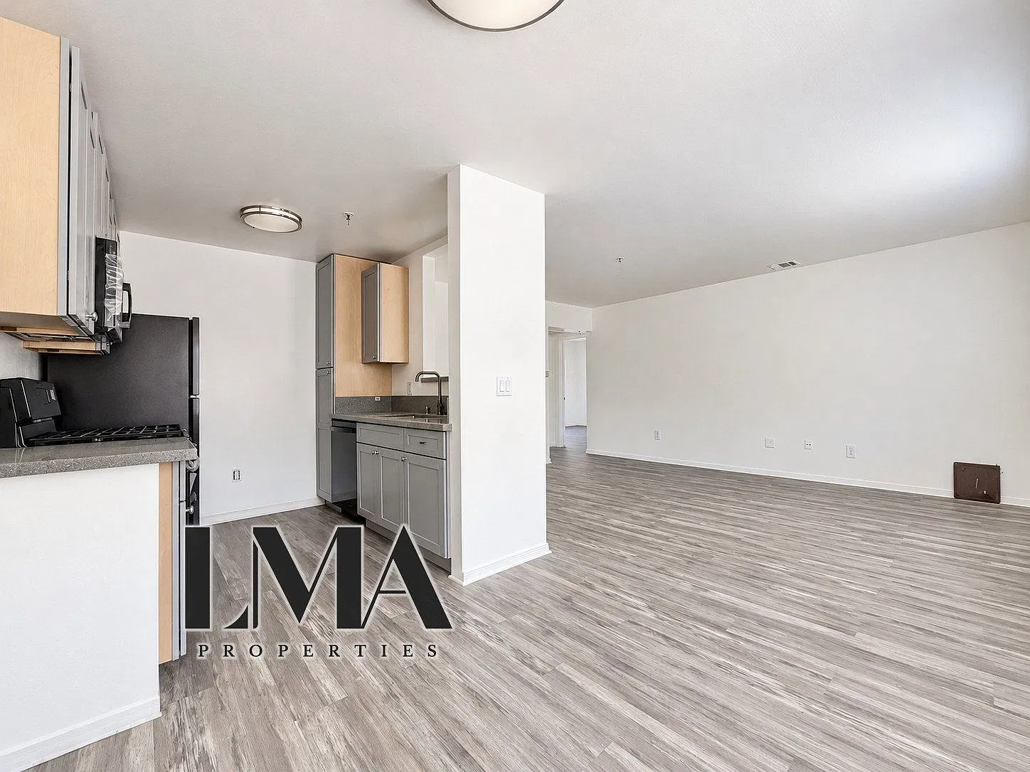 2 bed, 1.0 bath, 600 sqft, $2,400 — Photo 2