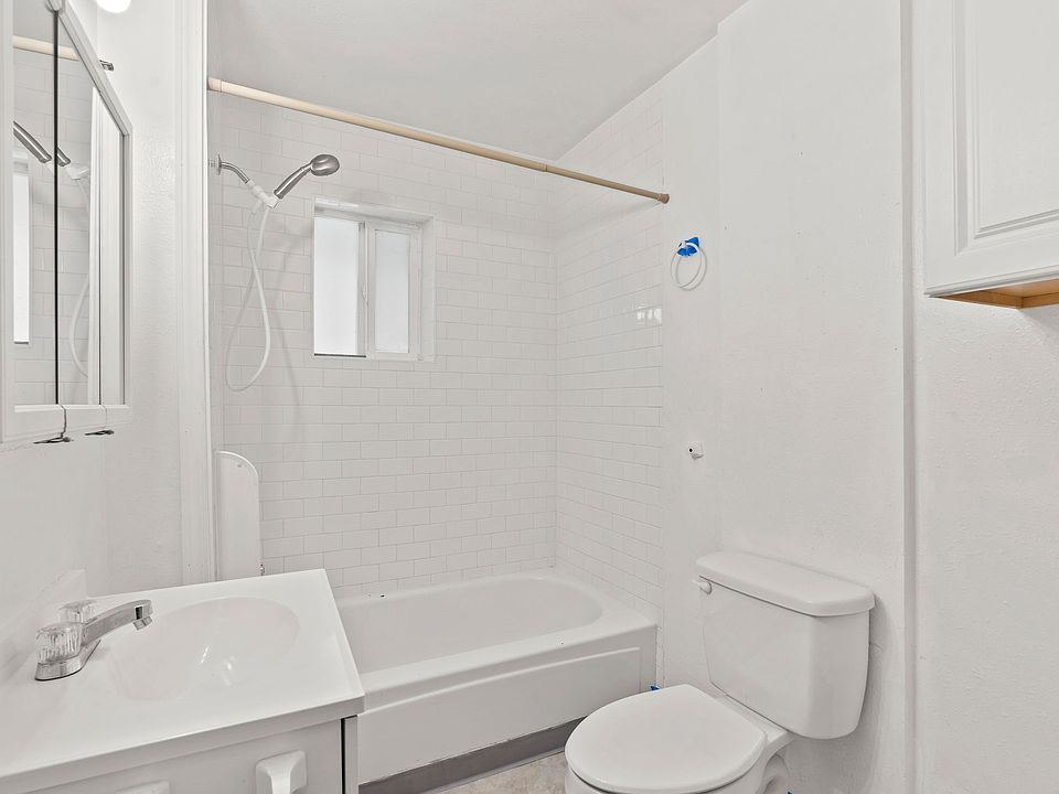 1st image of 1017 N Crestline St #7