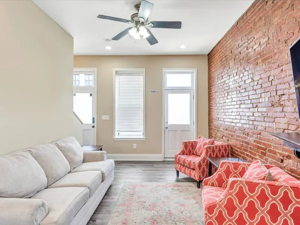 925 S Sarah St, Saint Louis, MO