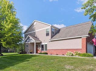 2917 Spy Glass Dr, Chaska, MN 55318