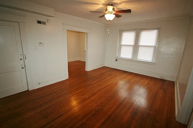 906 W Trinity Ave #7 — Photo 4