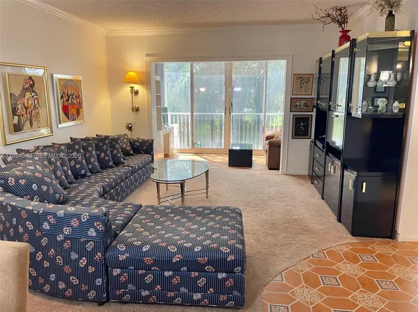 3850 Washington St APT 214, Hollywood, FL 33021