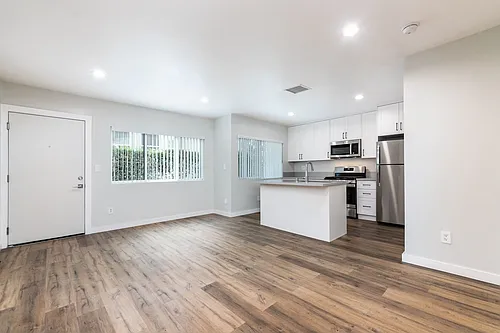 1282 W 29th Street Photo 1