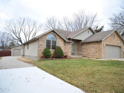 818 Rosewood Dr, Lebanon, MO, 65536