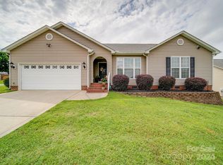 801 Summey Farm Dr, Dallas, NC 28034